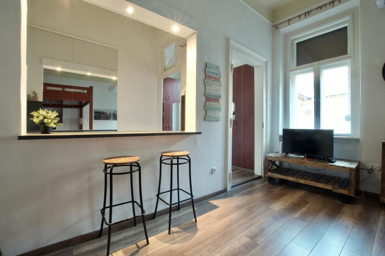 Standard Apartment By Hi5 - Nyugati Square Будапеща Екстериор снимка